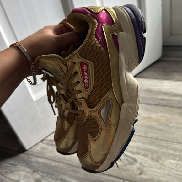 Adidas - Picture 3 of 7